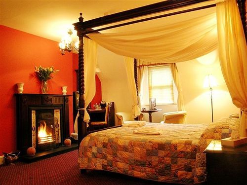 Bed & Breakfast Boffin 3*